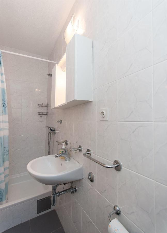 Apartments Zorica Tučepi エクステリア 写真