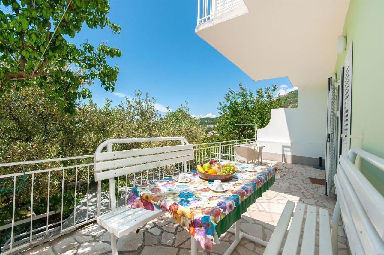 Apartments Zorica Tučepi エクステリア 写真