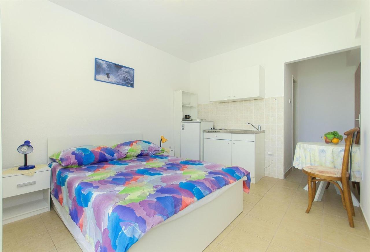 Apartments Zorica Tučepi エクステリア 写真