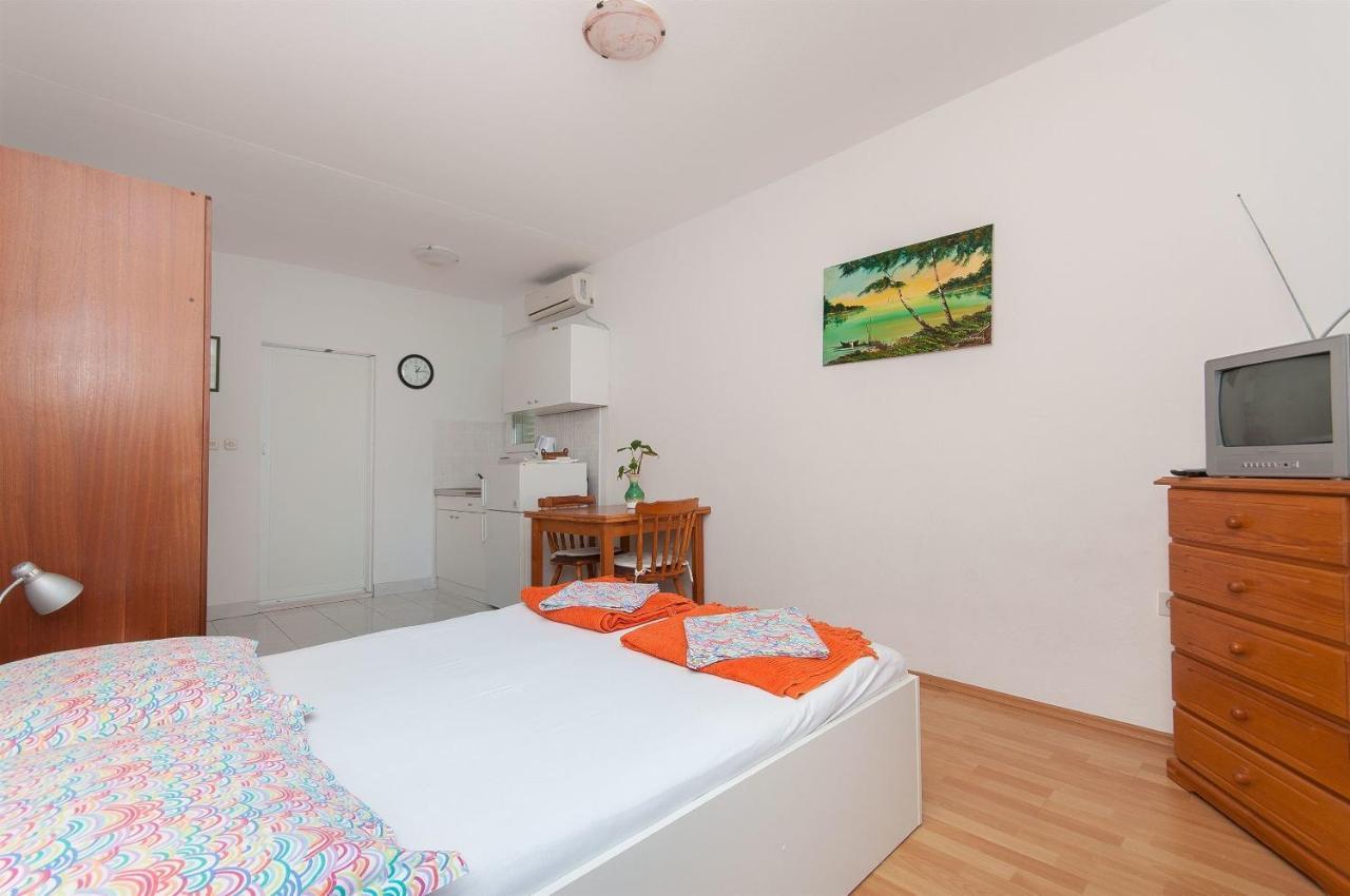 Apartments Zorica Tučepi エクステリア 写真