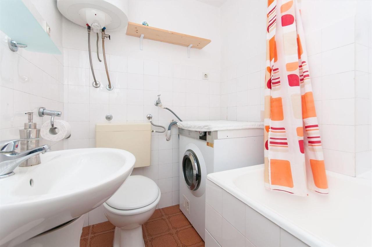 Apartments Zorica Tučepi エクステリア 写真