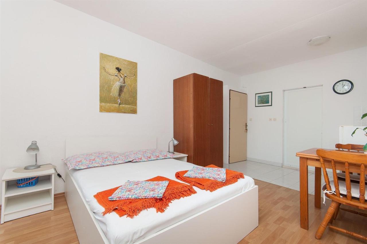 Apartments Zorica Tučepi エクステリア 写真