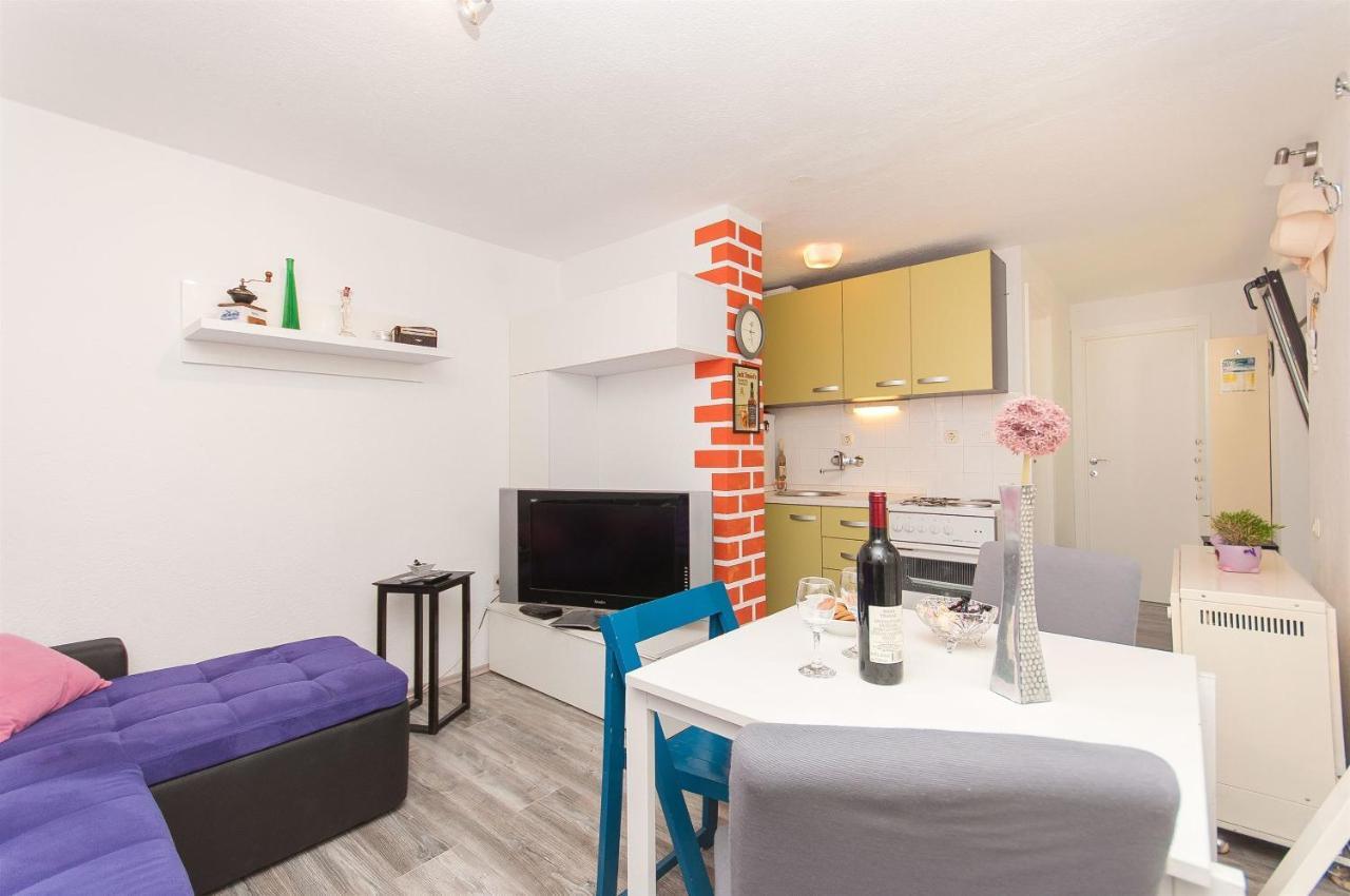 Apartments Zorica Tučepi エクステリア 写真