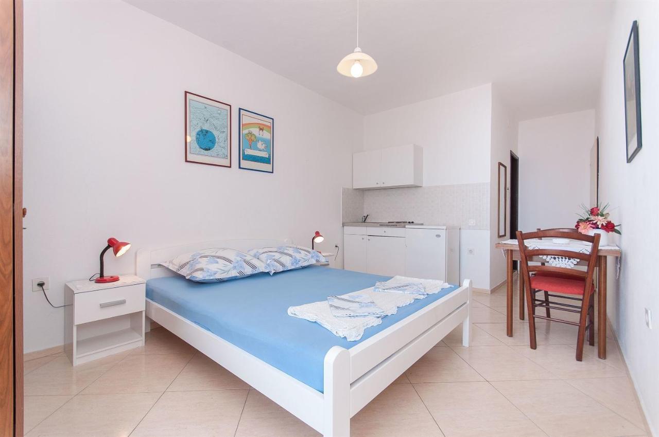 Apartments Zorica Tučepi エクステリア 写真
